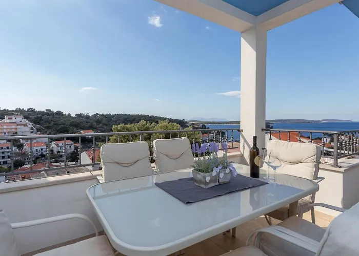 Tasina アパート *