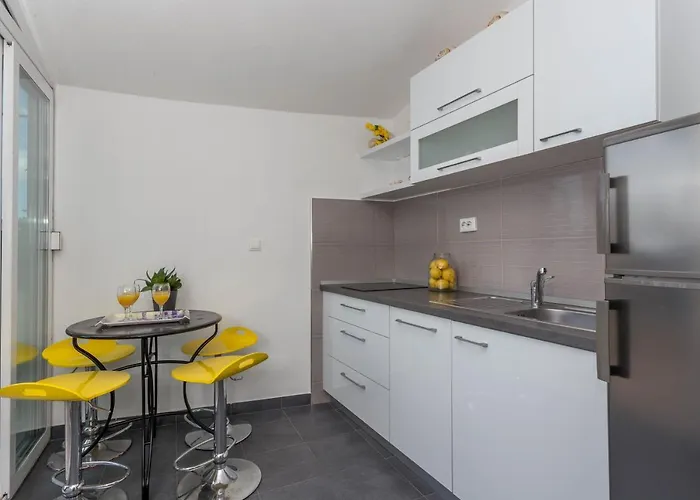 Tasina * フヴァル