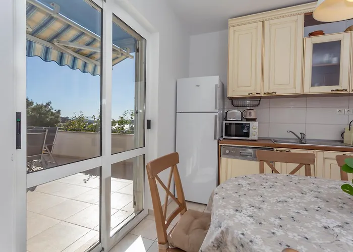 아파트먼트 타시나 *