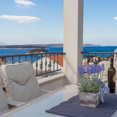 Tasina Apartment