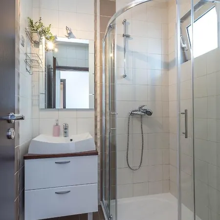 Tasina Apartment