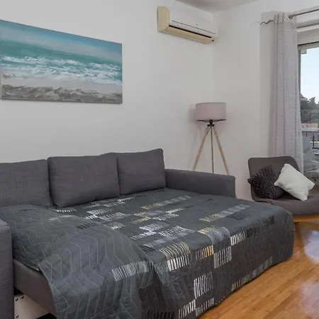Tasina Apartment *