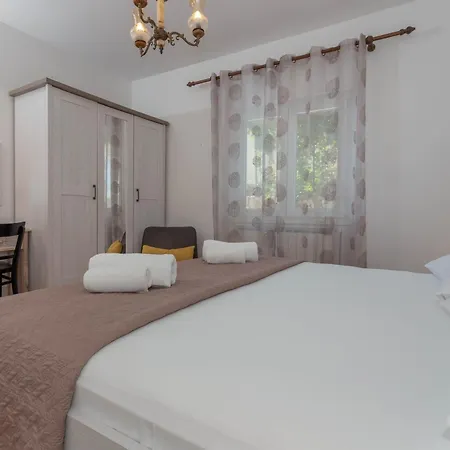 Tasina Apartment *